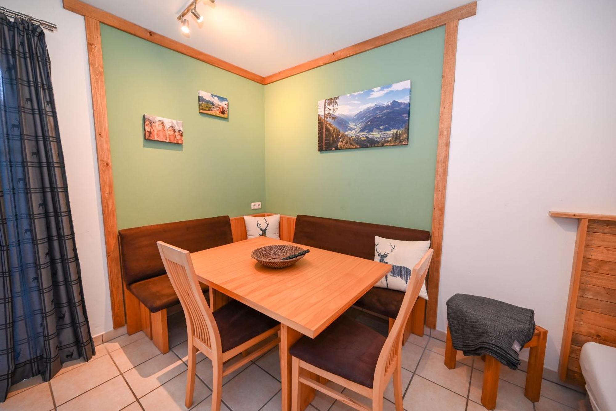 Panorama Apartments Bruck By All In One Apartments フッシュ・アン・デア・グロースグロックナーシュトラーセ エクステリア 写真